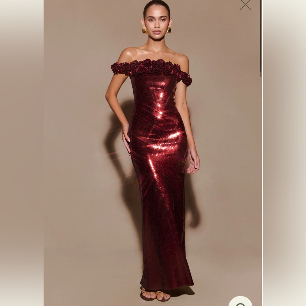 Meshki holiday christmas Carrie red sequin maxi dress size small S rosette